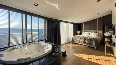 Charisma De Luxe Hotel