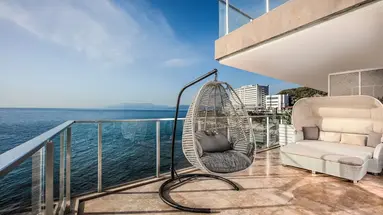 Charisma De Luxe Hotel