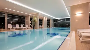 Charisma De Luxe Hotel