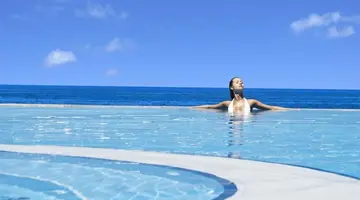 CHARISMA DELUXE HOTEL