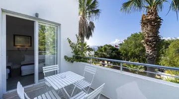 Charm Beach Hotel