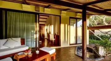 Chen Sea Resort & Spa 4