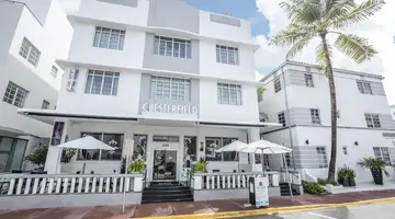 Chesterfield Hotel and Suites