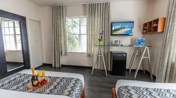 Chesterfield Hotel & Suites- autohide noprices