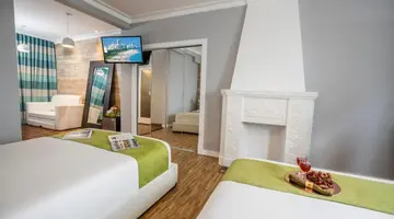 Chesterfield Hotel & Suites- autohide noprices