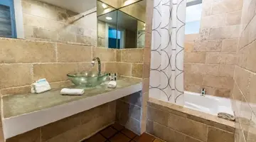 Chesterfield Hotel & Suites- autohide noprices
