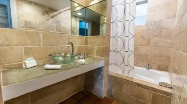 Chesterfield Hotel & Suites- autohide noprices