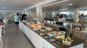 CHEVY HOTEL & SUITES