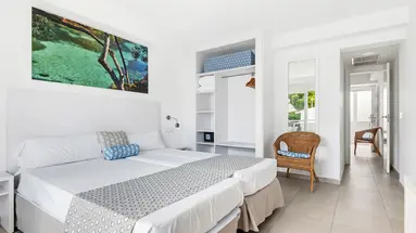 CHEVY HOTEL & SUITES