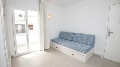 CHEVY HOTEL & SUITES