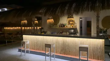 CHEVY HOTEL & SUITES