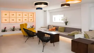 CHEVY HOTEL & SUITES