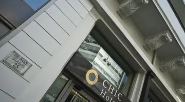 Chic Hotel