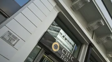 Chic Hotel