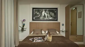 Chic Hotel