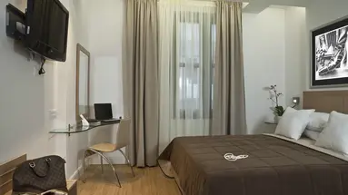 Chic Hotel