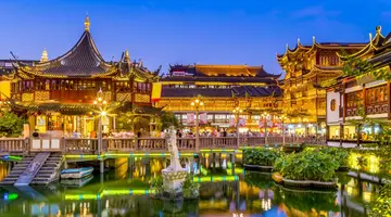 CHINY - 2 metropolie i wodne miasta UNES