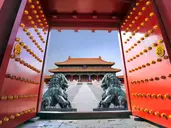 CHINY - 2 metropolie i wodne miasta UNES