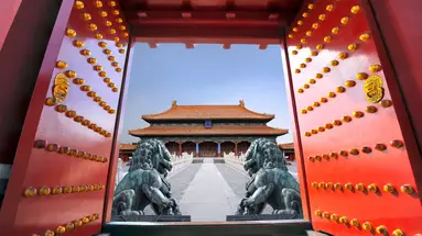 CHINY - 2 metropolie i wodne miasta UNES