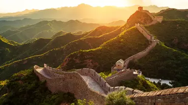 CHINY - 2 metropolie i wodne miasta UNES