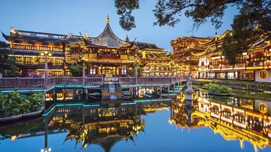 CHINY - 2 metropolie i wodne miasta UNES