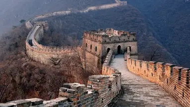 CHINY - 2 metropolie i wodne miasta UNES