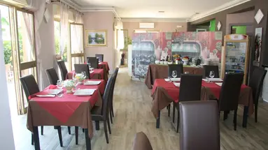 ChrisMare Hotel