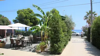 ChrisMare Hotel