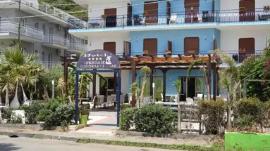 ChrisMare Hotel
