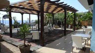 ChrisMare Hotel
