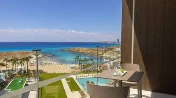 Chrysomare Beach Hotel and Resort D