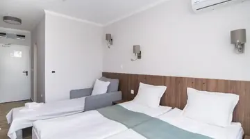 CINEMA HOTEL