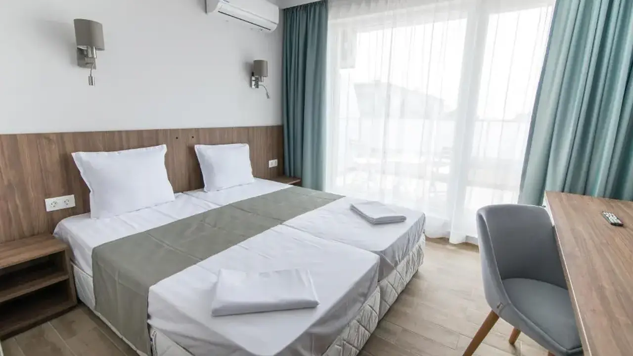 CINEMA HOTEL