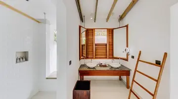 Cinnamon Hakuraa Huraa
