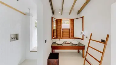 Cinnamon Hakuraa Huraa