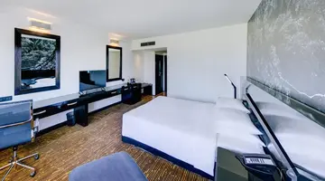 Cinnamon Lakeside Colombo