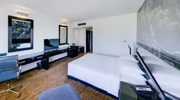 Cinnamon Lakeside Colombo