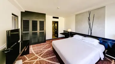 Cinnamon Lakeside Colombo