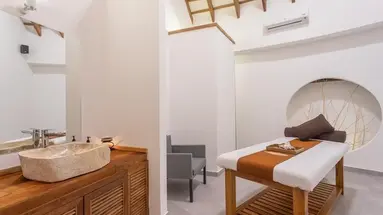 Cinnamon Velifushi Maledives