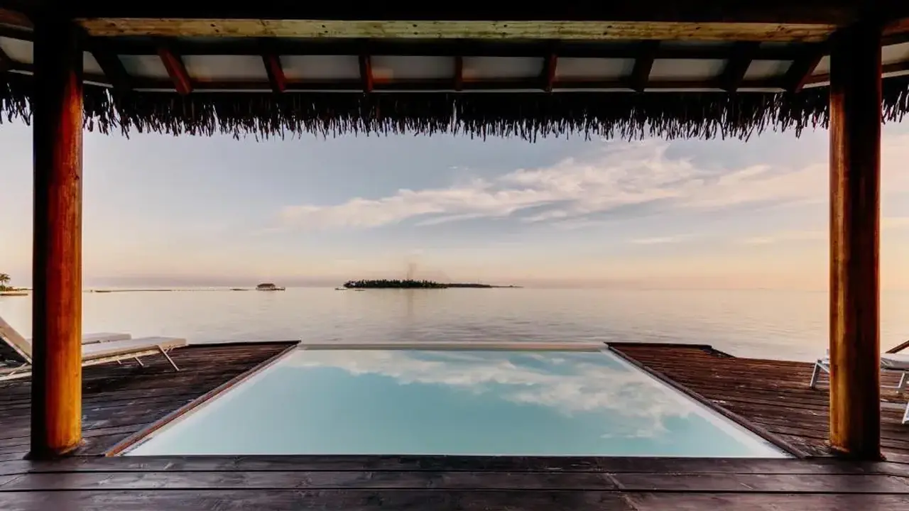 Cinnamon Velifushi
