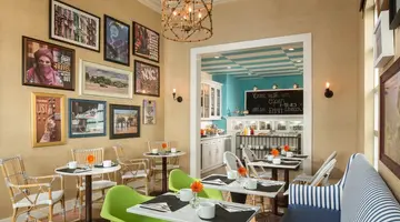 Circa 39 Hotel