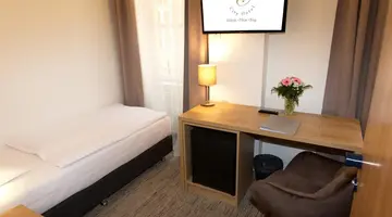 City Hotel Ring