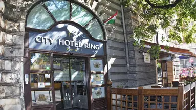 City Hotel Ring