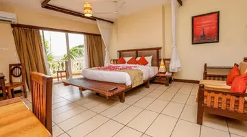 CityBlue Creekside Hotel & Suites