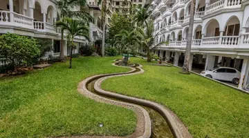 CityBlue Creekside Hotel & Suites