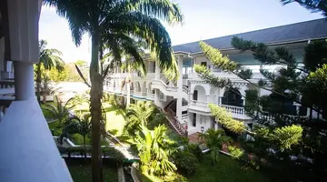 CityBlue Creekside Hotel & Suites