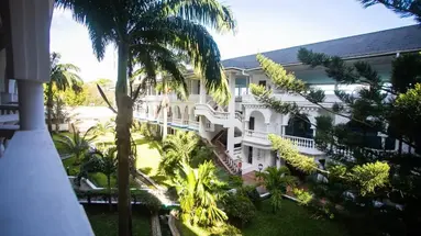 CityBlue Creekside Hotel & Suites