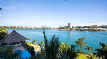 CityBlue Creekside Hotel & Suites