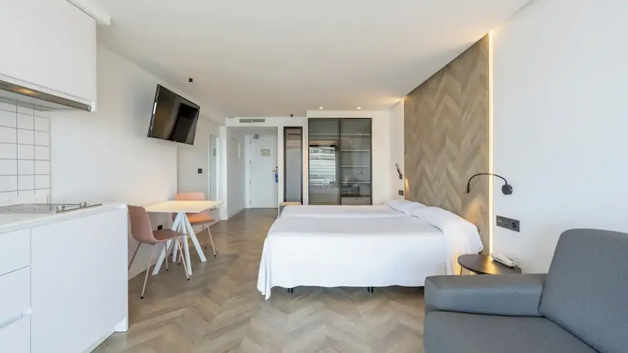 Climia Belroy 4 Superior Hotel