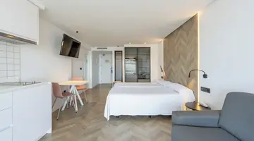 Climia Belroy 4 Superior Hotel